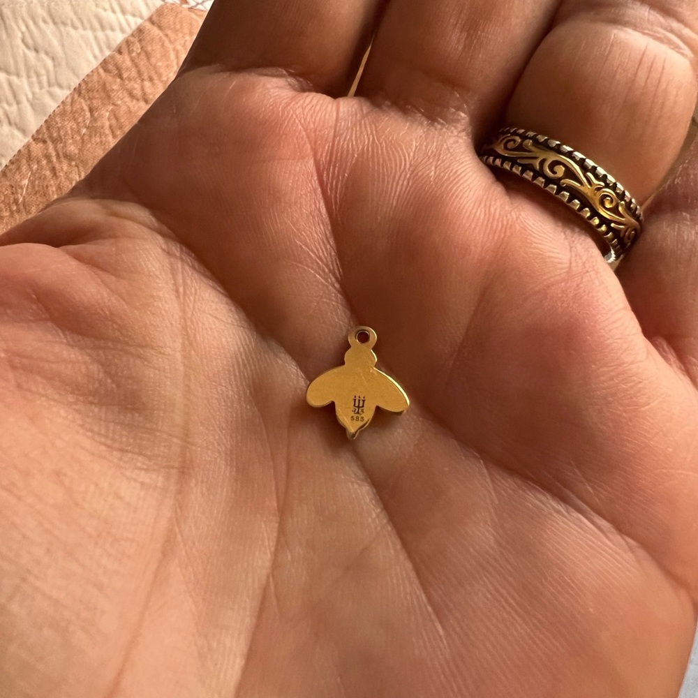 James Avery 14k Gold Bee Charm - Picture 2 of 2